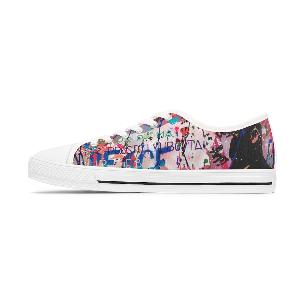 "No Hate Just Love" Women's Low Top Sneakers